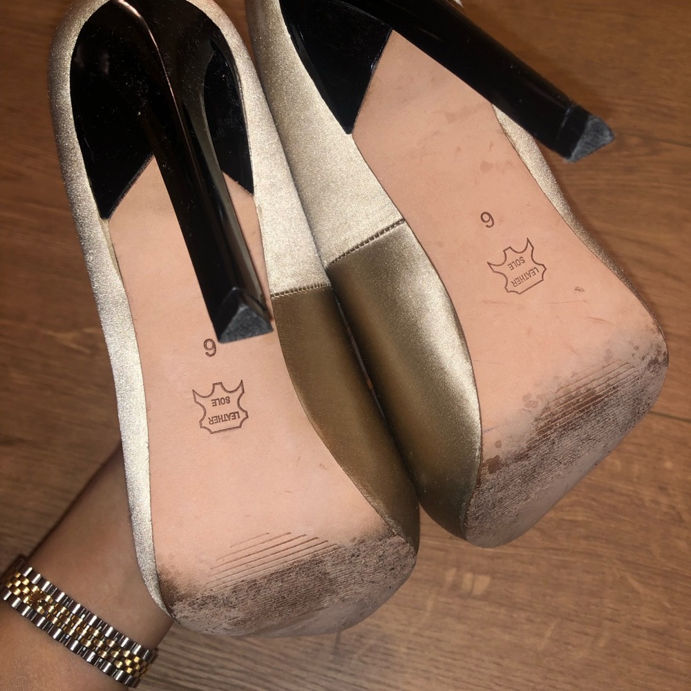 Authentic Bcbg Champagne Satin 3 In Heels. Size 6 - image 3